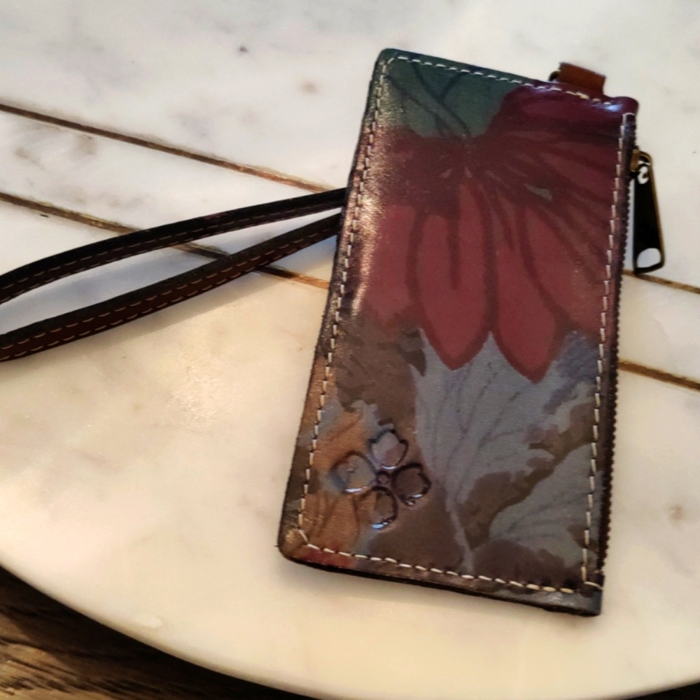 Patricia Nash card holder l